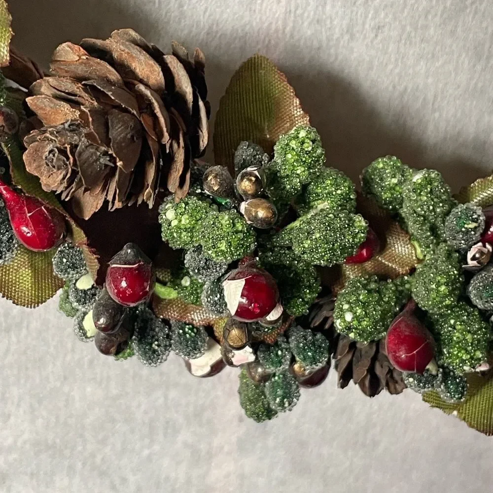 Christmas Wreath Shimmering Green w/Pinecones & Cranberries